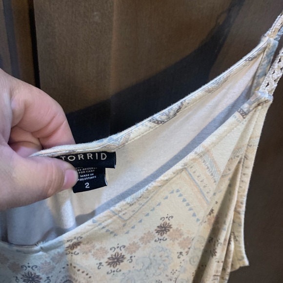 Torrid tank top - Picture 3 of 3